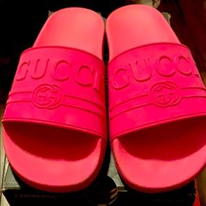 Women’s authentic Gucci slides pink